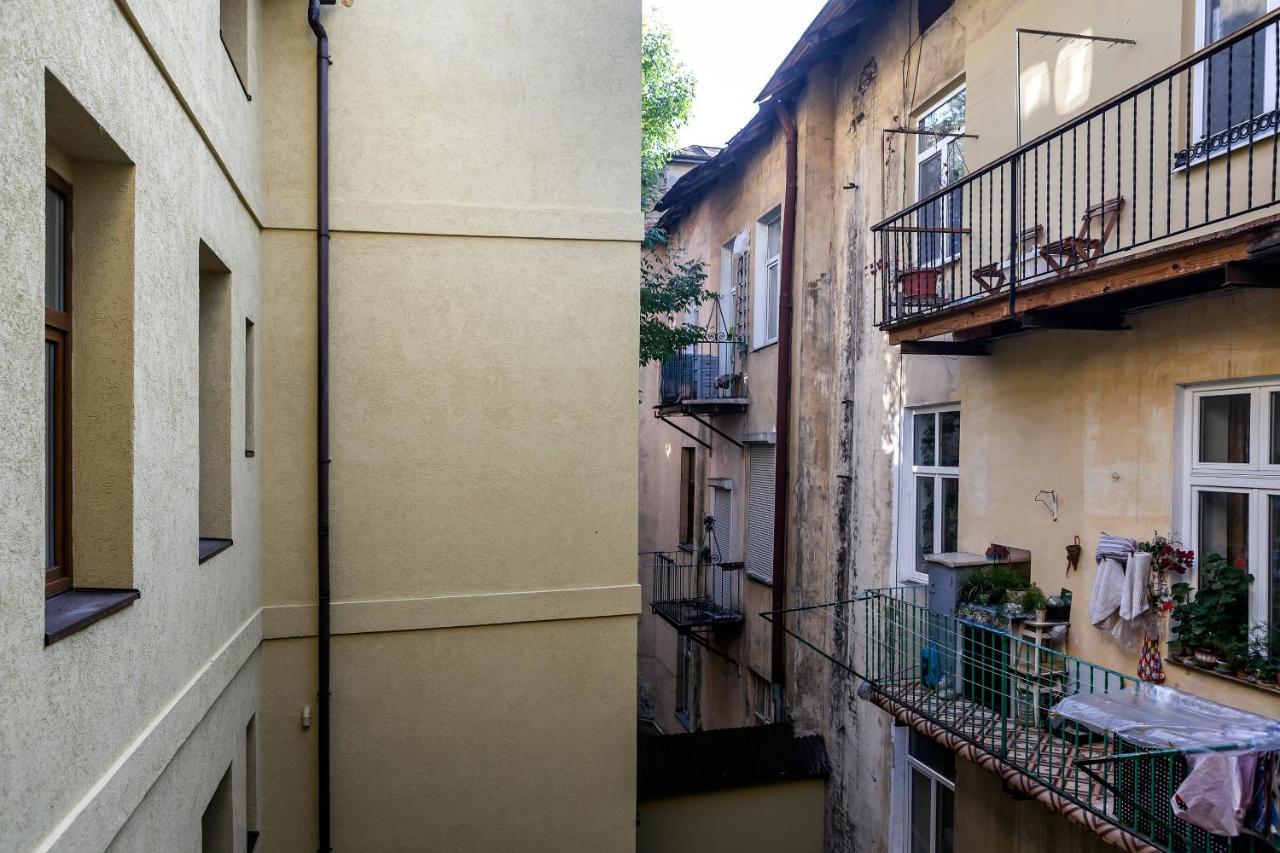 Ostriv Hostel Lviv Exterior foto